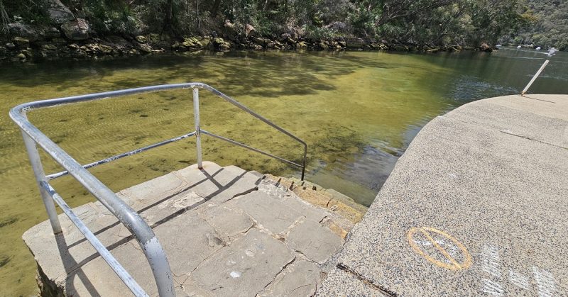 Steps down to Berowra Creek Shallows